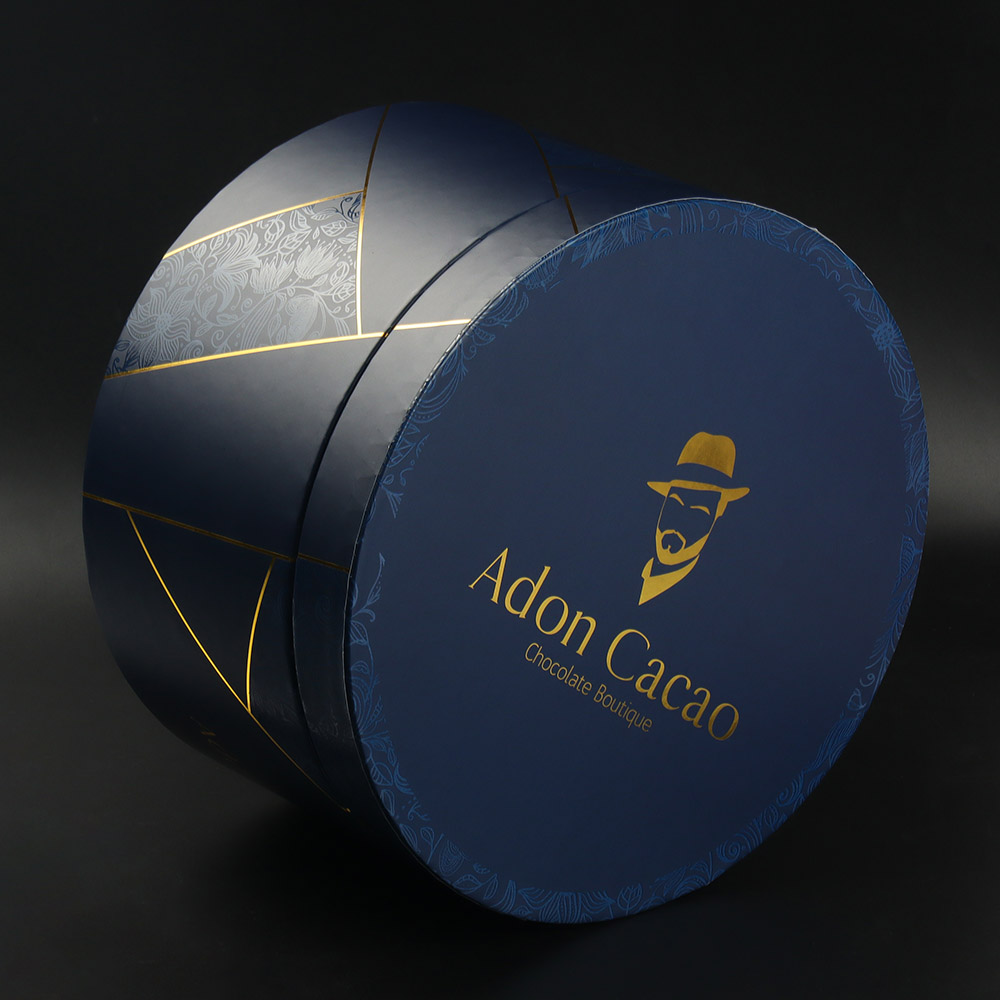 round cardboard boxes with lids