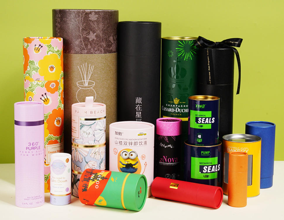 round cardboard boxes with lids